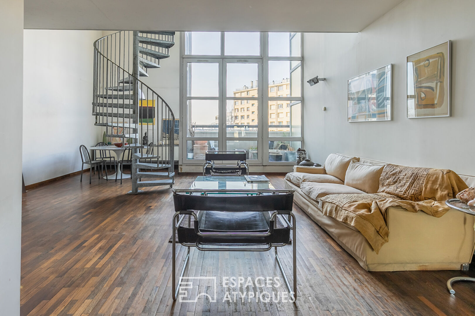 Modular loft in a former biscuit factory in Buttes Chaumont