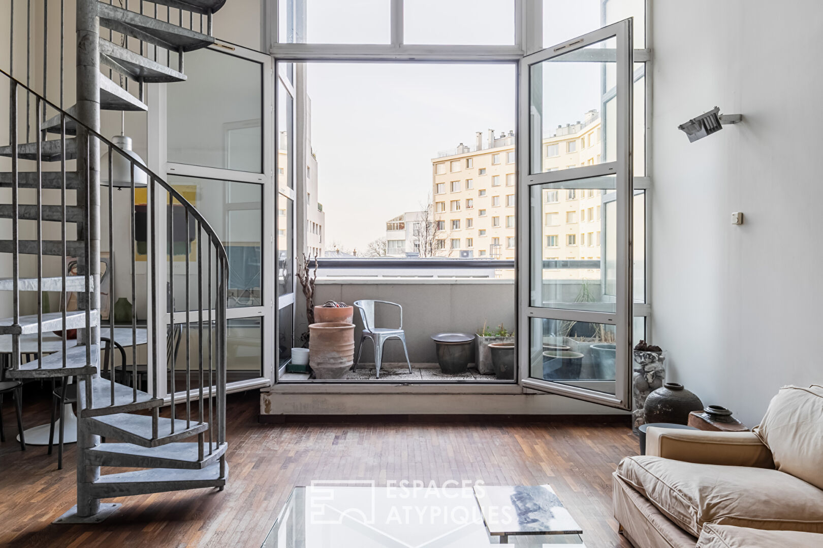 Modular loft in a former biscuit factory in Buttes Chaumont