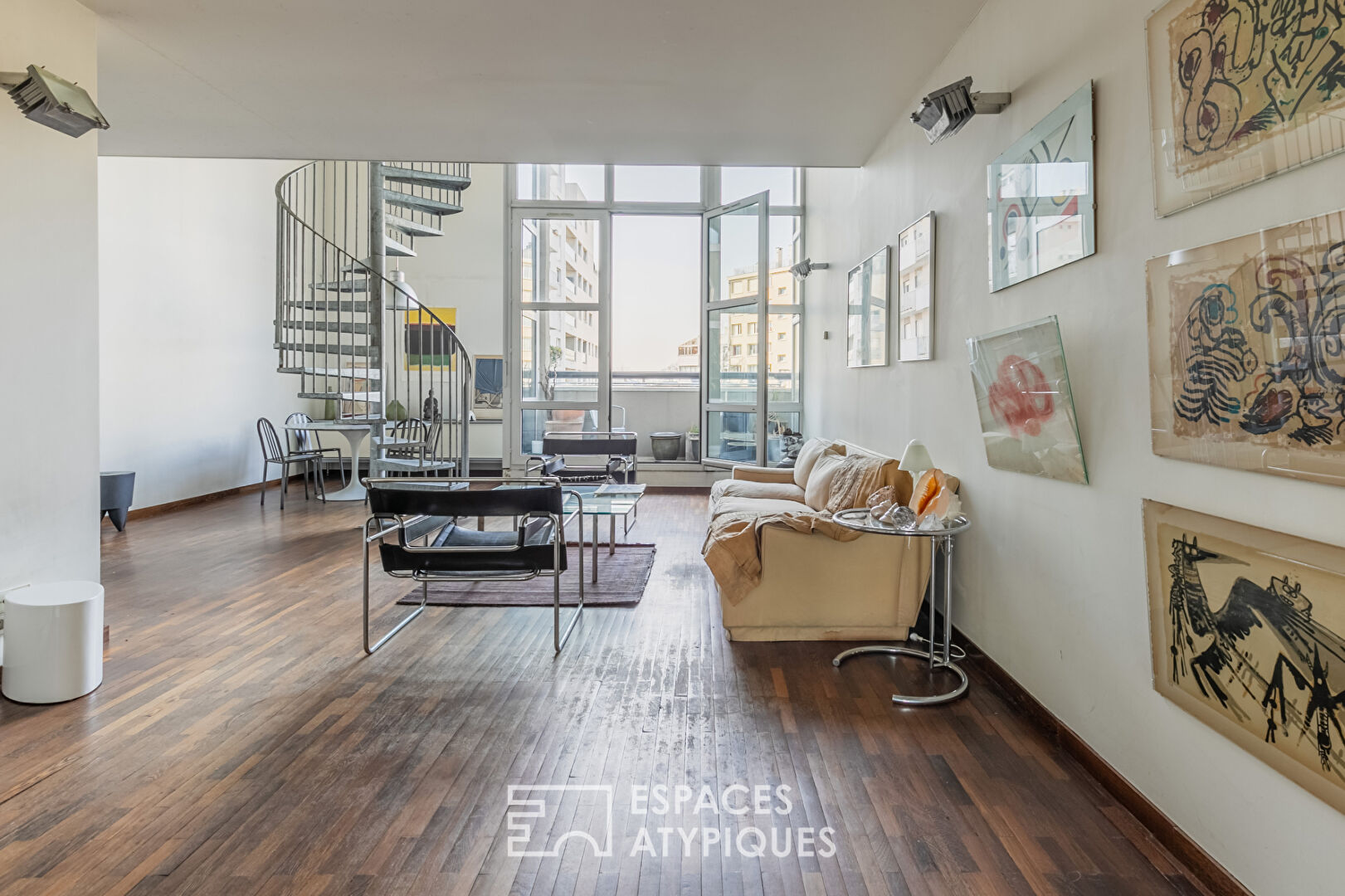 Modular loft in a former biscuit factory in Buttes Chaumont