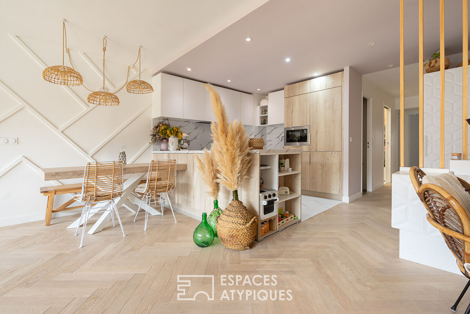 Renovated apartment with view of the St Martin canal