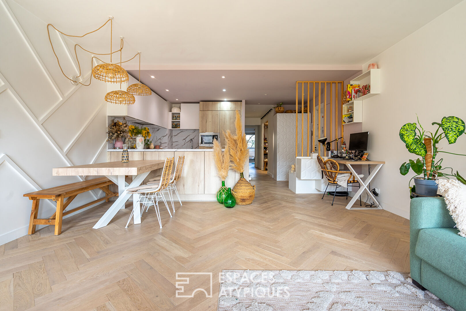 Renovated apartment with view of the St Martin canal