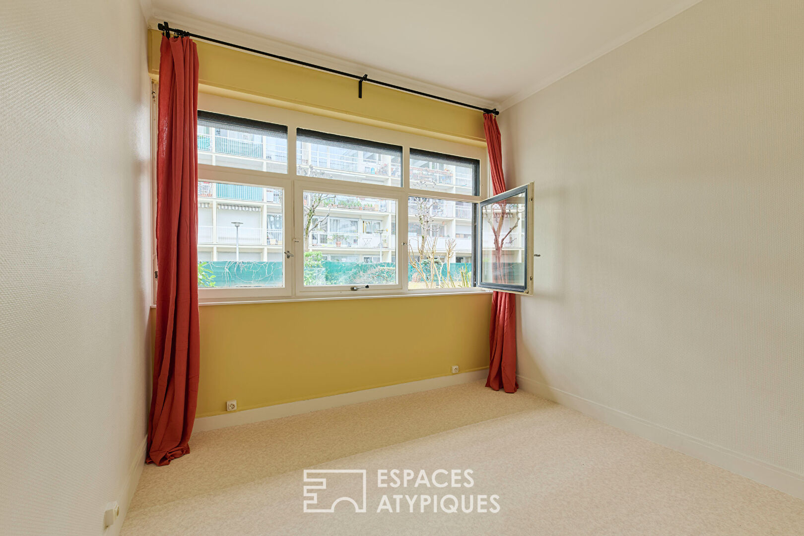 Appartement rénové en rez-de-jardin